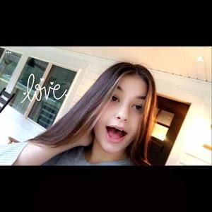 Meet your Posher, Macy